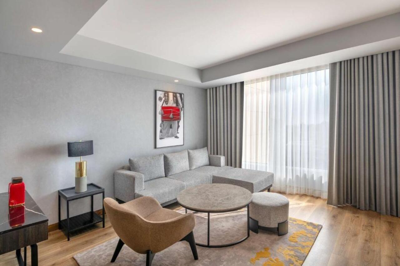 Radisson Red Chandigarh Mohali Eksteriør billede